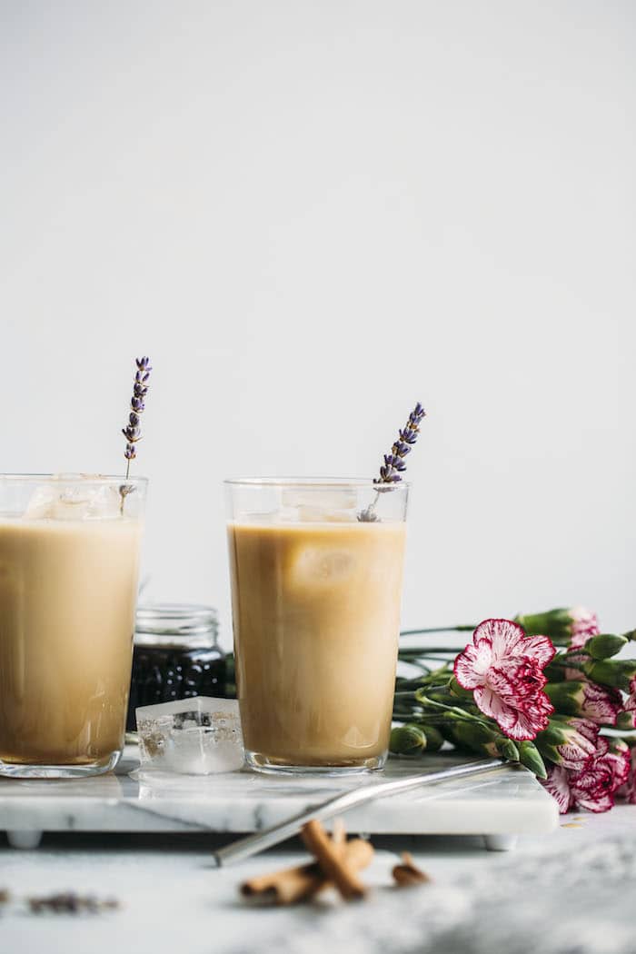 A lavender DIRTY CHAI latte that's full of flavor and ready in 5 minutes!