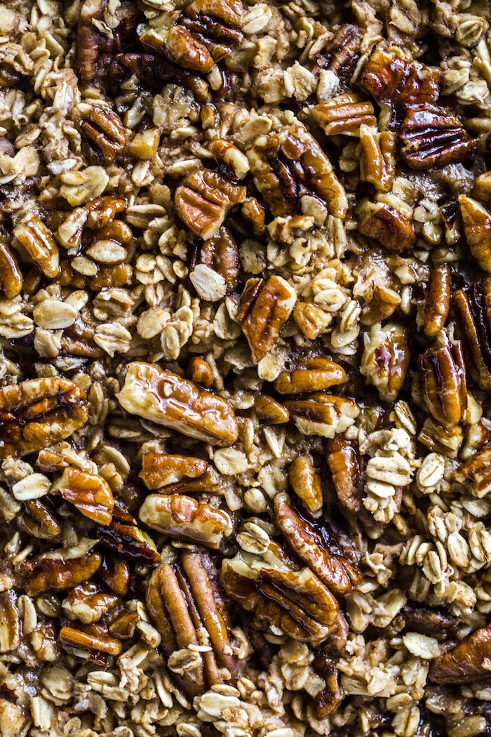 Pecan Pie Baked Oatmeal | thealmondeater.com