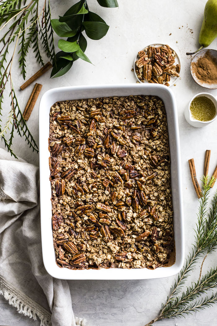 Pecan Pie Baked Oatmeal | thealmondeater.com