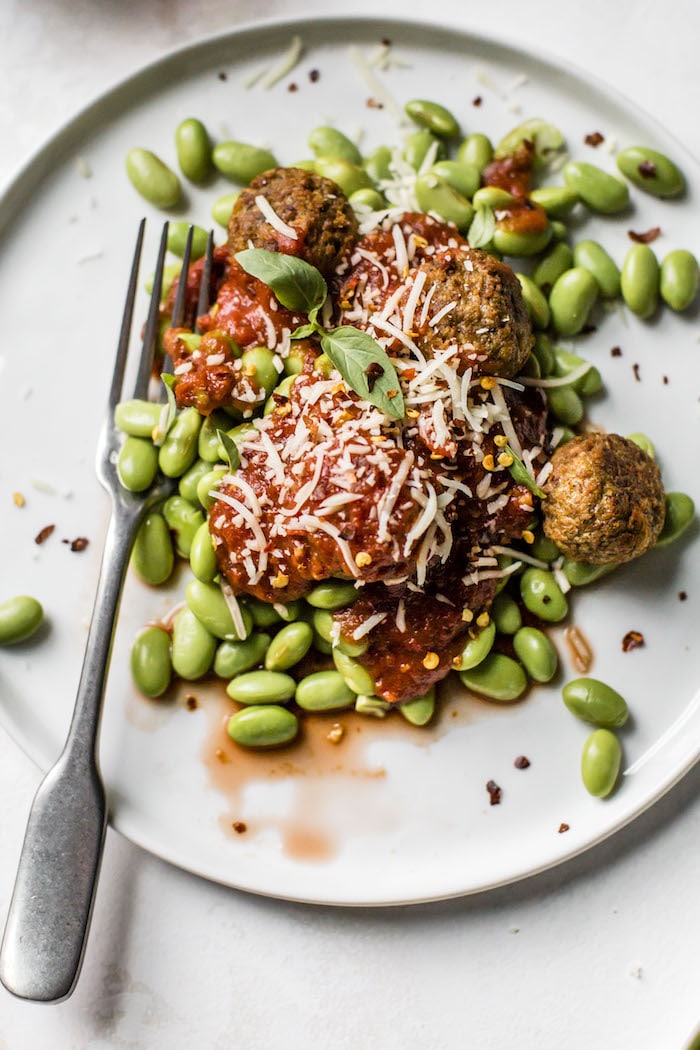 10 Minute Meatless Meatballs | thealmondeater.com