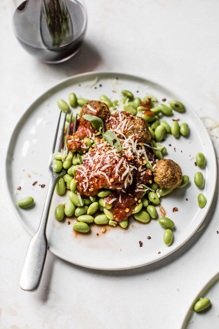 10 Minute Meatless Meatballs | thealmondeater.com