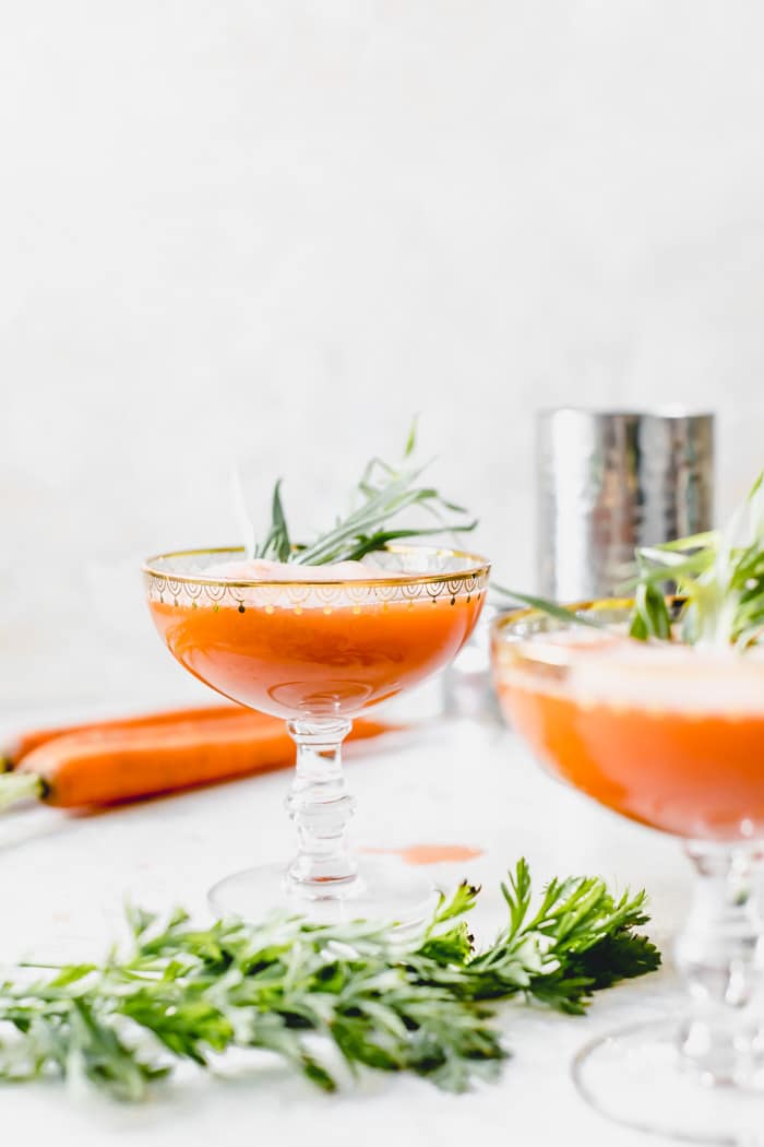 Ginger Carrot Juice Cocktail | thealmondeater.com