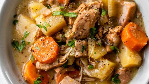 How to Cook a Chicken Stew in a Slow Cooker: Easy & Delicious Guide